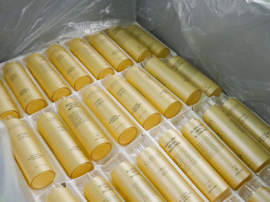 Laboratory mixer preparing a CARELIKA cream formula